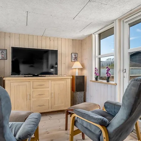 Semesterbostad Skarthi - 200m From The Sea By Interhome *