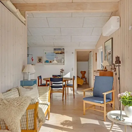 Skarthi - 200m From The Sea By Interhome Себю