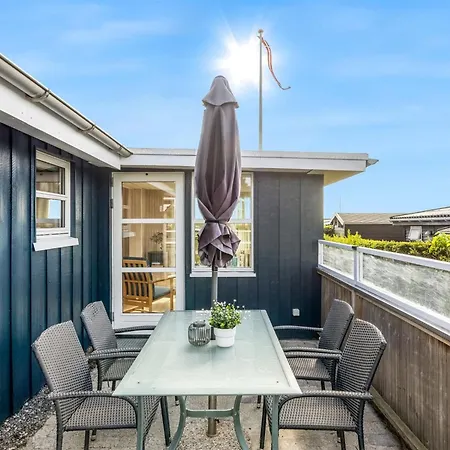 Skarthi - 200m From The Sea By Interhome *