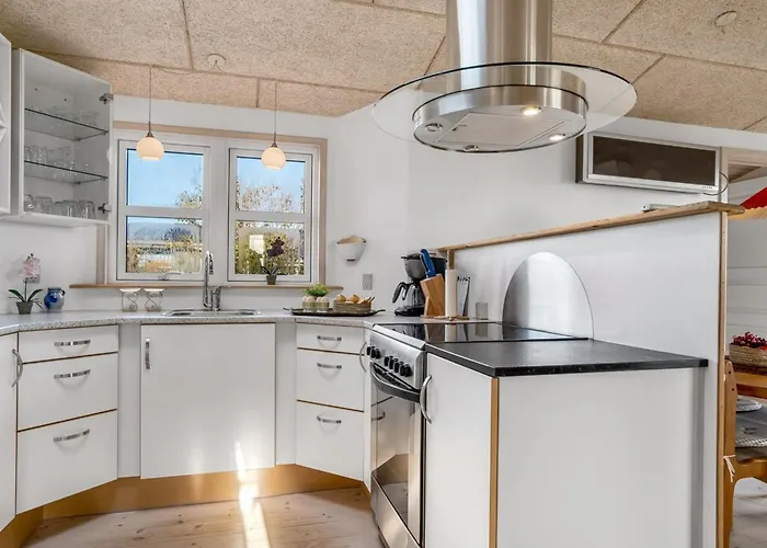 Skarthi - 200m From The Sea By Interhome Semesterbostad *