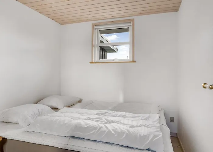 Semesterbostad Skarthi - 200m From The Sea By Interhome