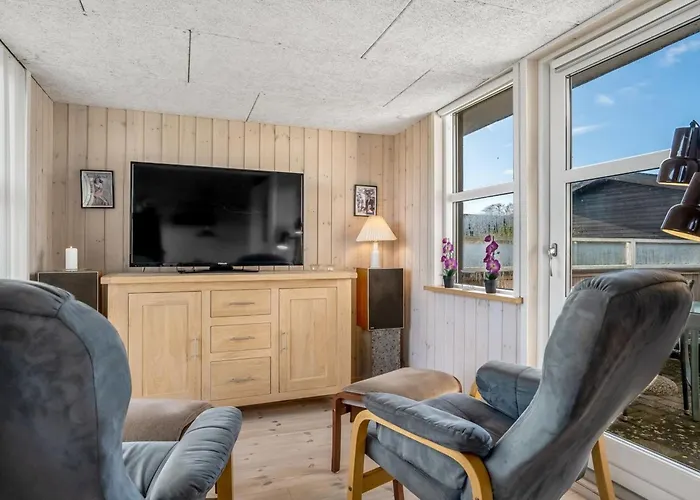 Semesterbostad Skarthi - 200m From The Sea By Interhome *